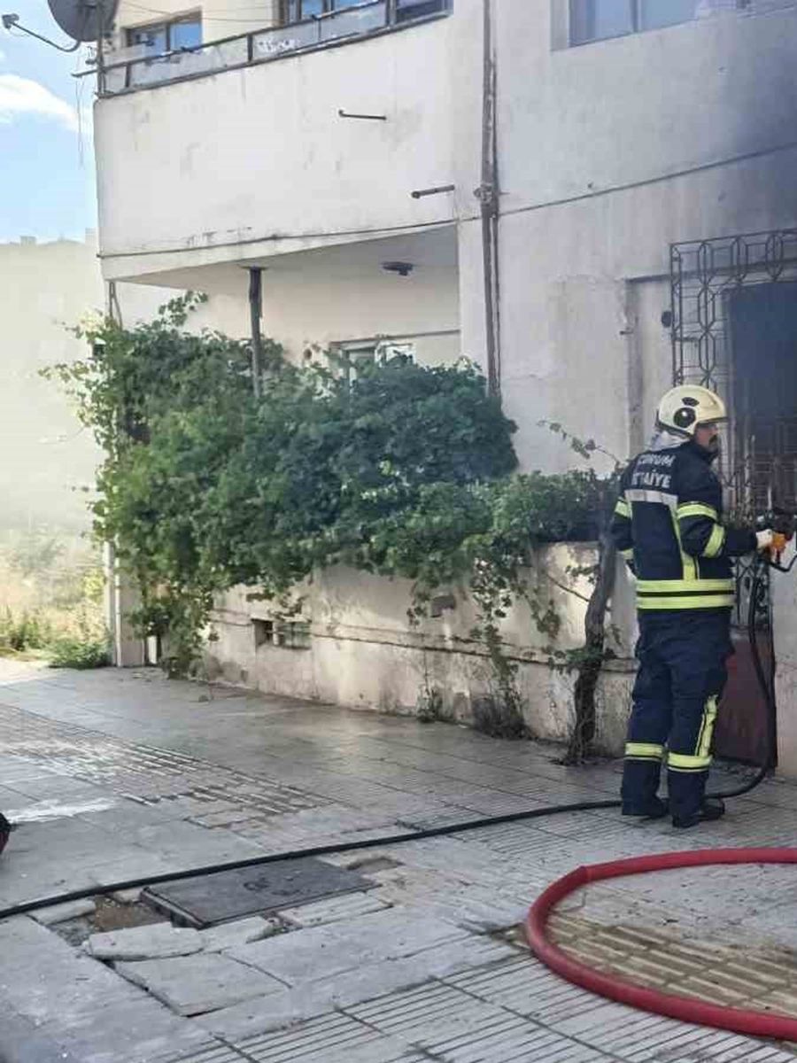 Çorum’da apartman dairesinde çıkan yangın korkuttu