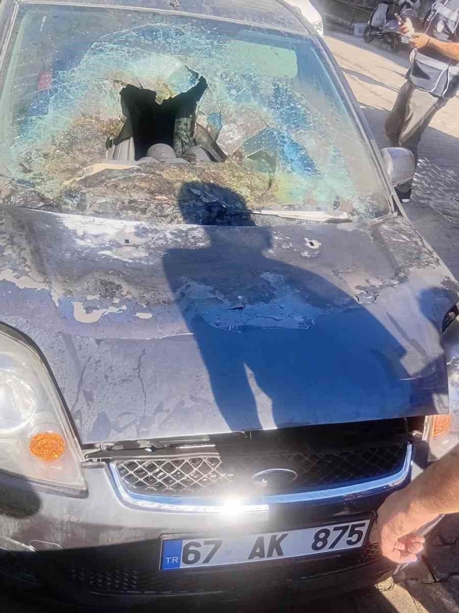 Park halindeki araçta kullanılmaz hale geldi
