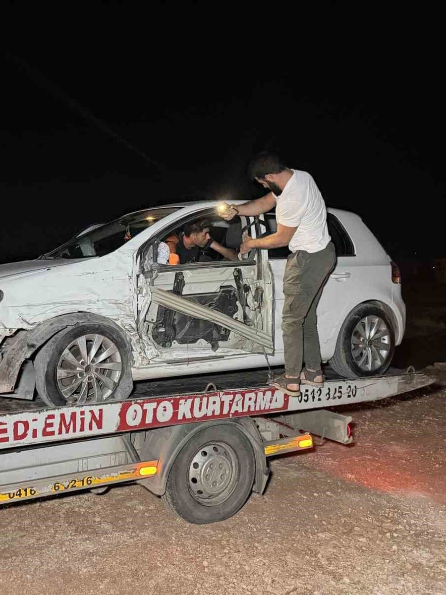 Kaza sonrası aracı bırakıp kaçtılar