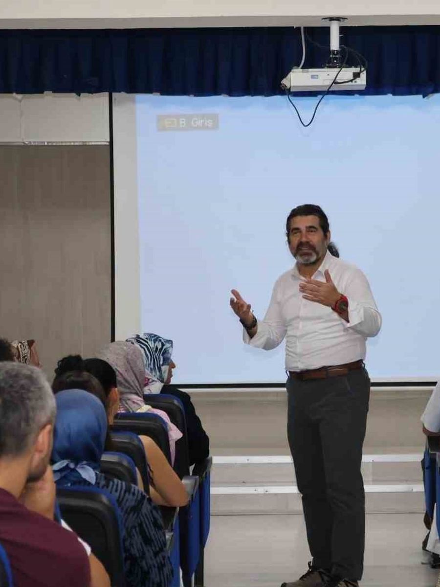 Bilecik’te Velilere Türkiye Yüzyılı Maarif Modeli eğitimi verildi