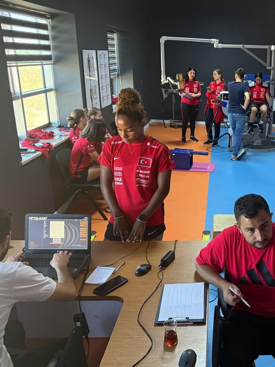 U19 Kadın Millî Takımının performans testleri Atatürk Üniversitesinde gerçekleştirildi