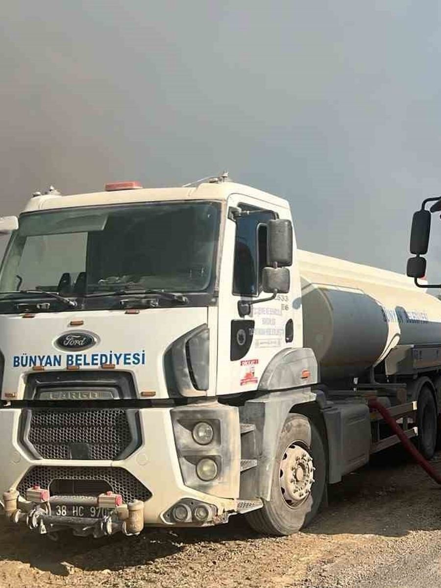 Bünyan Belediyesi’nden Kozan’daki yangına güçlü destek