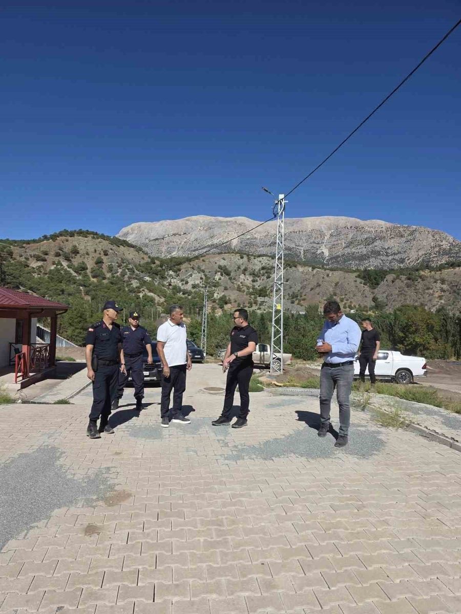 Kaymakam Algın, deprem konutlarındaki çalışmaları inceledi