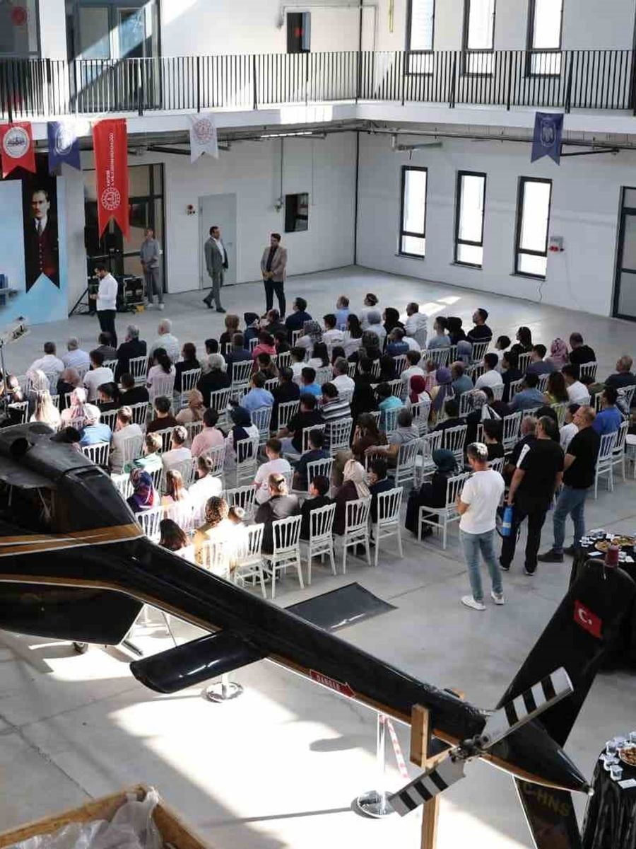 Başkan Palancıoğlu, Havacılık Lisesi’nin yeni öğrencileri ve velileri ile bir araya geldi