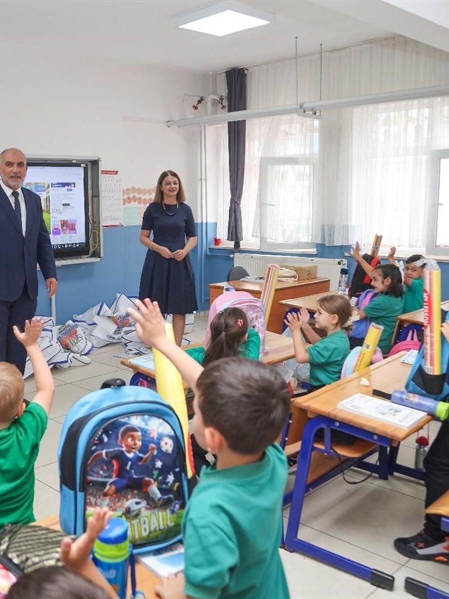 Canik’te tüm 1. sınıflara çanta ve kırtasiye seti