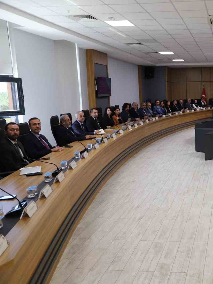 FÜ’de yeni eğitim öğretim yılı hazırlıkları değerlendirildi