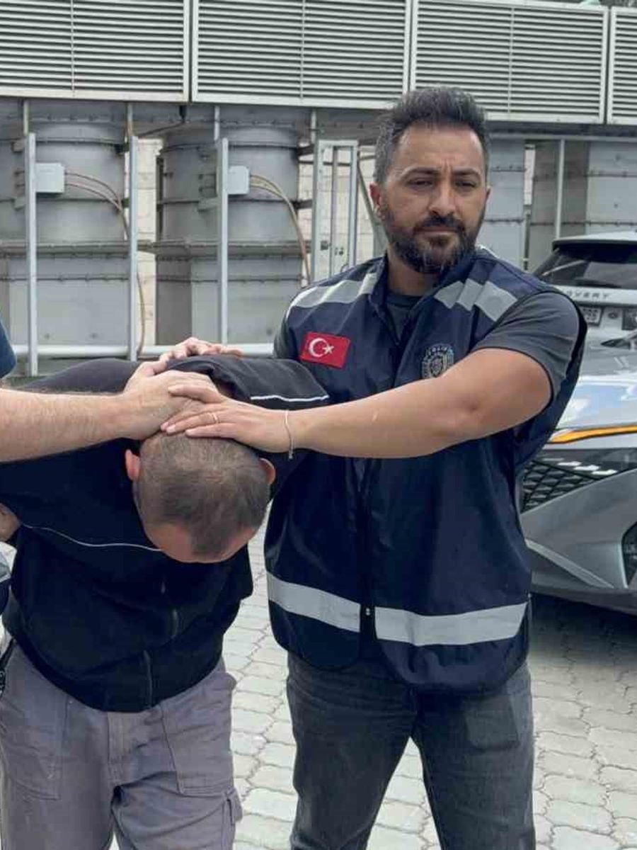 İş arkadaşını falçatayla ağır yaraladı