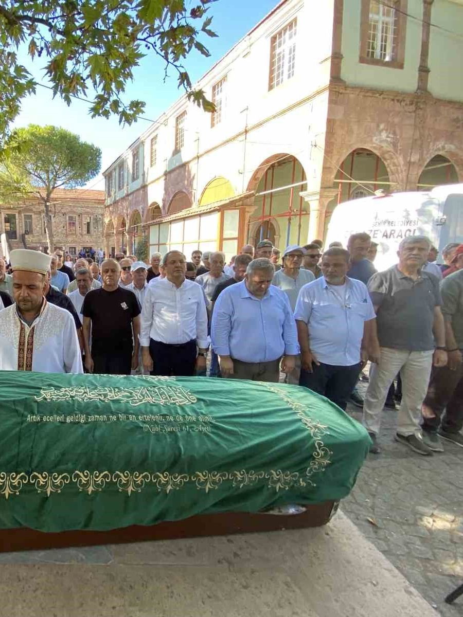 Ayvalık’ın tanınmış avukatlarından Günay Benli’nin acı günü