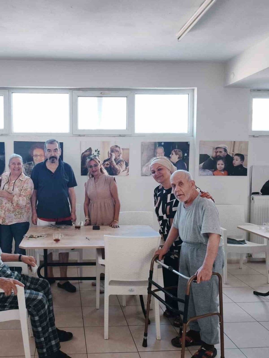 Burhaniye’de kadın muhtardan huzurevi ziyareti