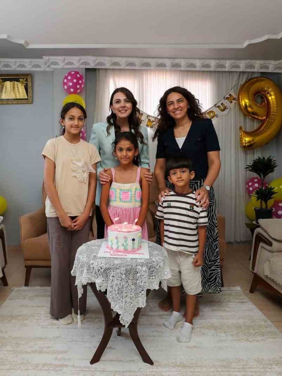 Yüreğimizdeki Işık Projesi kapsamında depremzede çocukların doğum günleri kutlandı