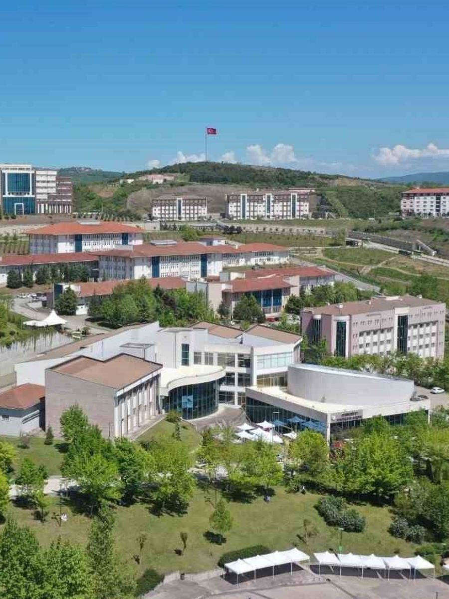 Eğitim Fakültesi mezunlarından 2026 AGS’de gurur veren başarı
