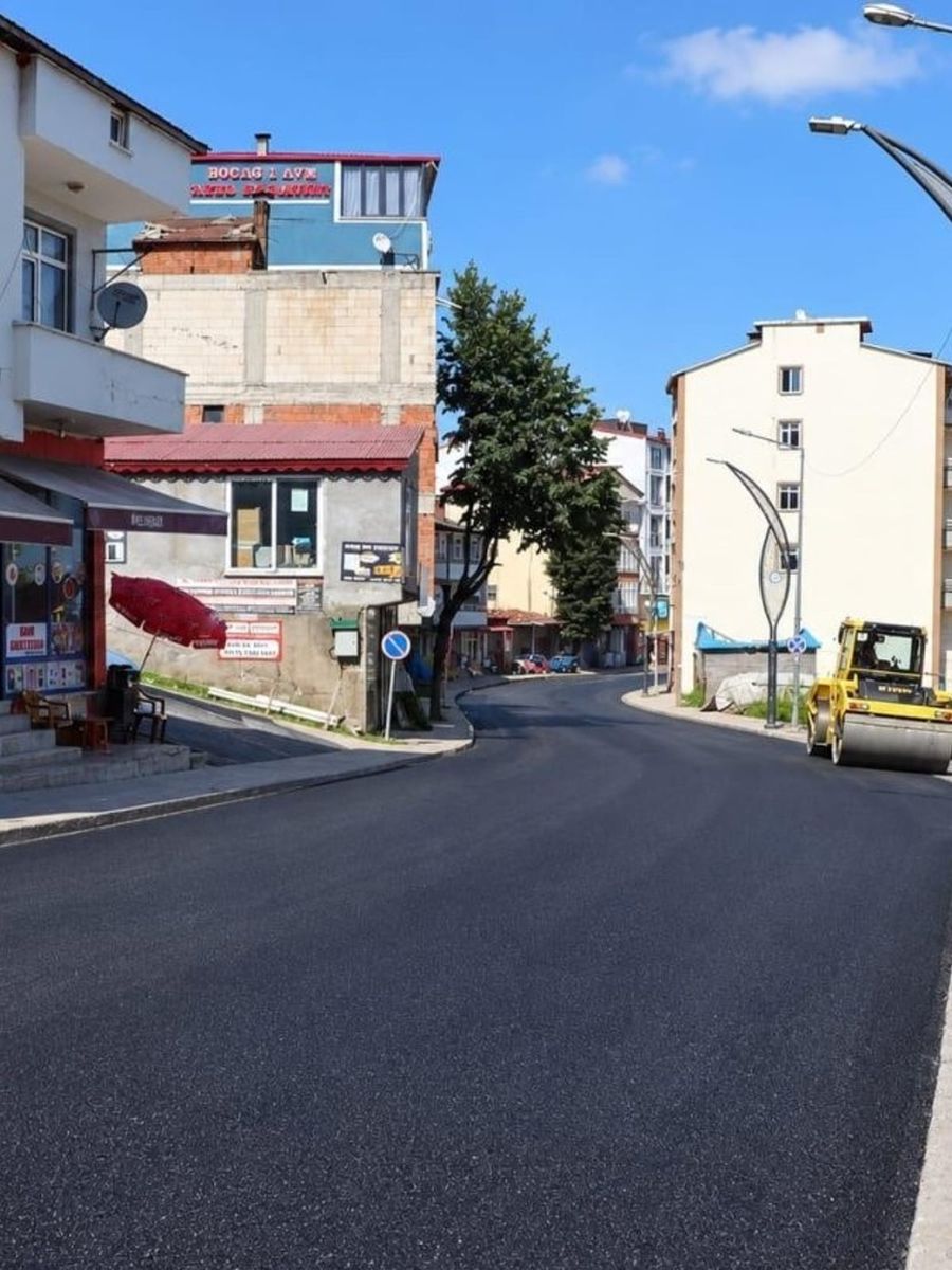 Ordu’da sıcak asfalt çalışmaları devam ediyor