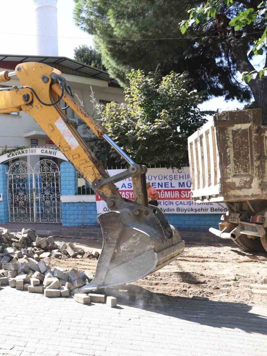 İstiklal Mahallesi’nde yol yenileme çalışmaları başladı