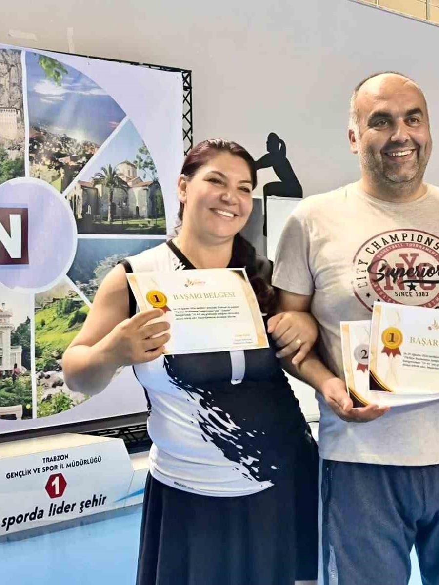Niğdeli veteran badmintonculardan Türkiye Şampiyonası’nda 5 madalya