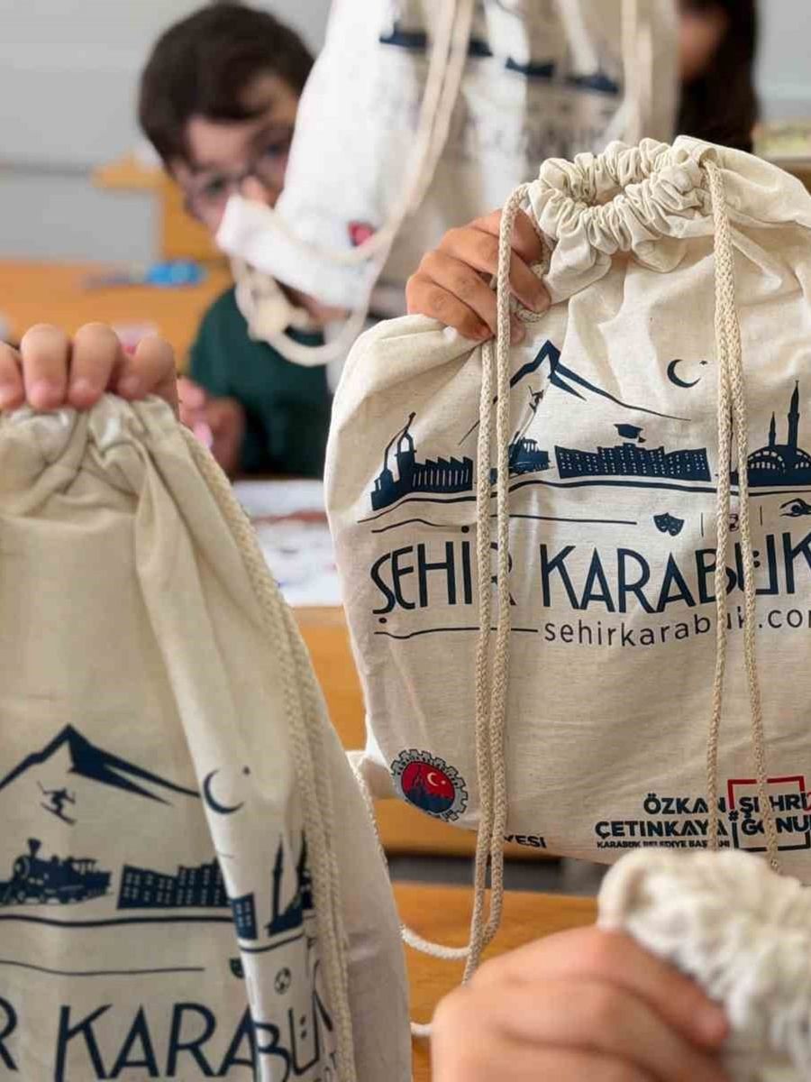 Karabük’te minik öğrencilerin okul heyecanına belediye desteği