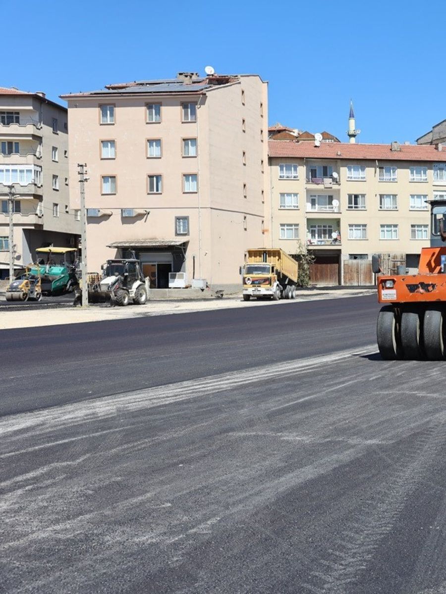Sungurlu Eski Sanayi Sitesi sıcak asfaltla buluşturuldu