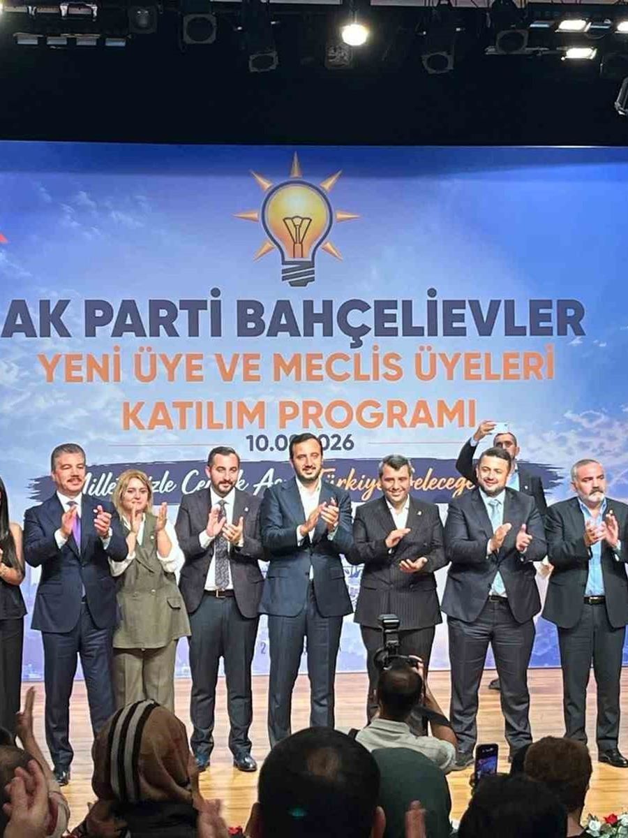 Bahçelievler’de, 3 CHP’li meclis üyesi AK Parti’ye geçti