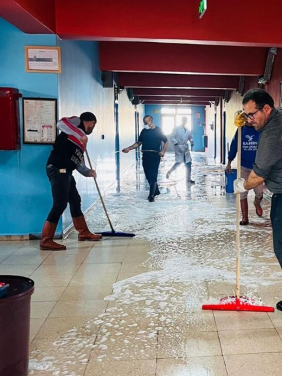 Yüksekova’da yeni eğitim öğretim yılı için okullar temizlendi