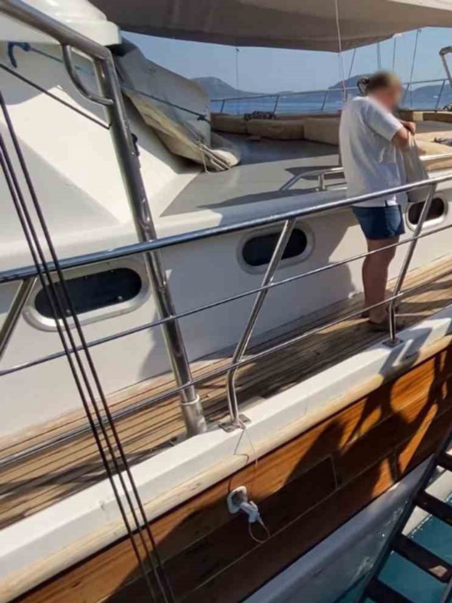 Fethiye’de gezi teknelerinde yaralanan iki kişiye tıbbi tahliye gerçekleştirildi