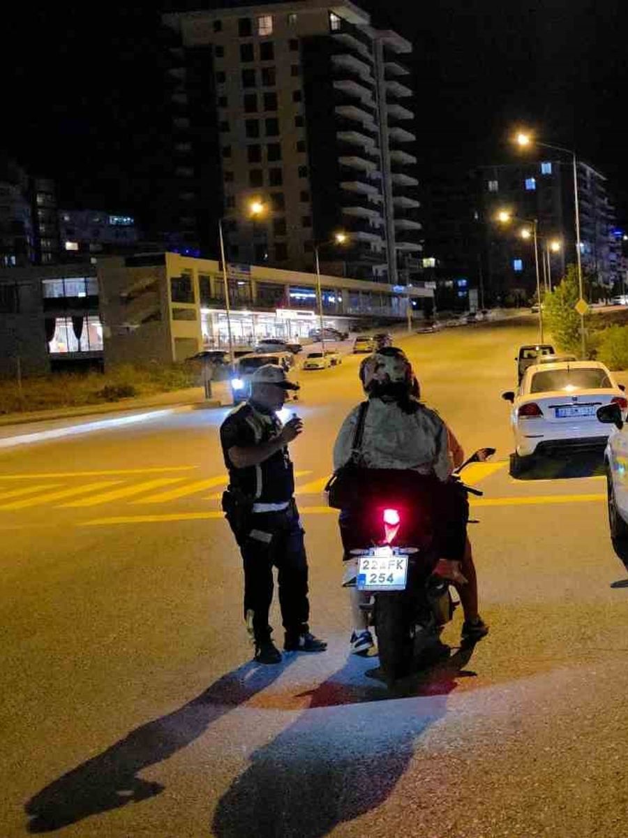 Edirne’de alkollü sürücüden diğer sürücülere: "İçmeyin"