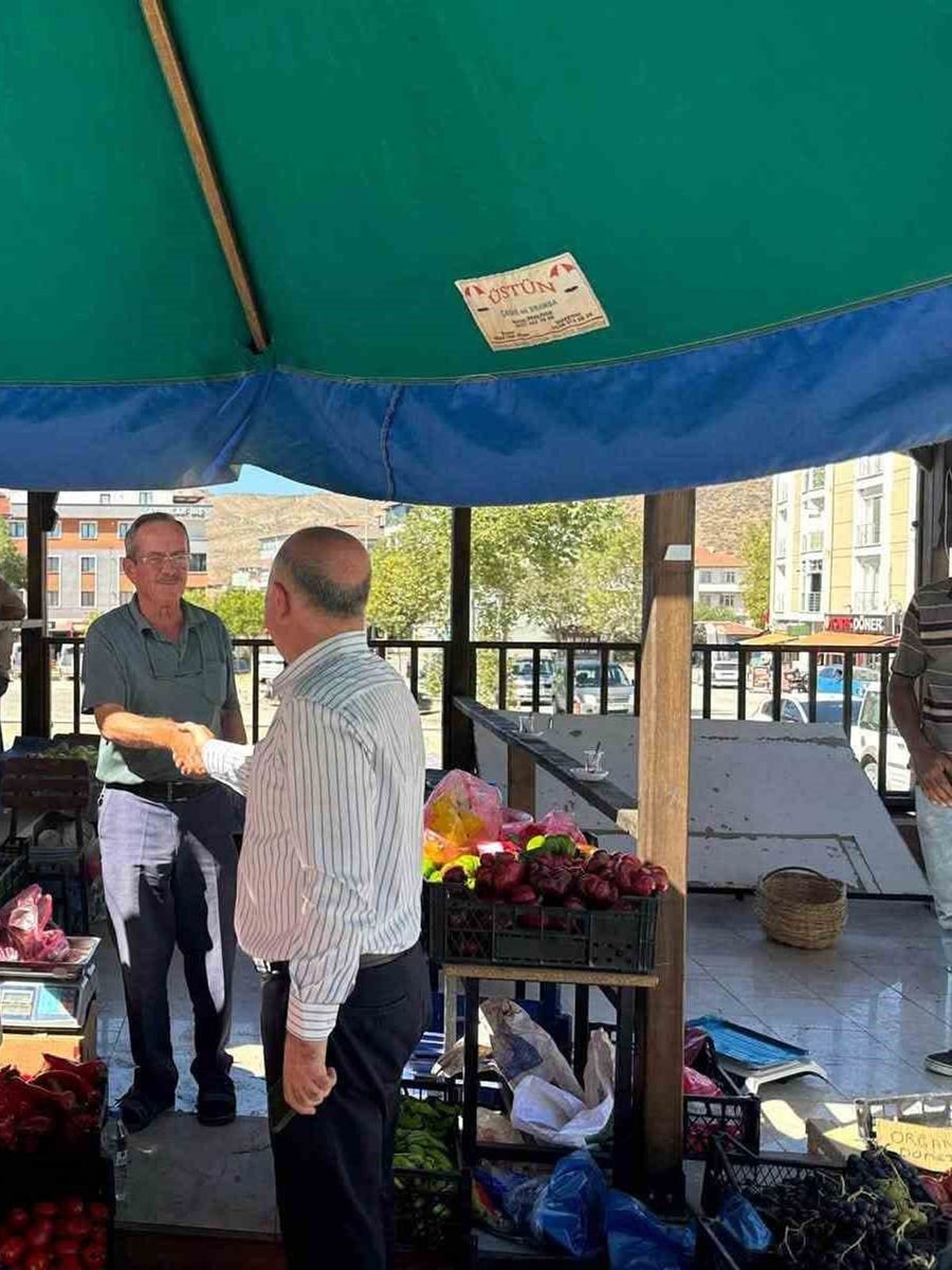 Başkan Bekir Torun, Köylü Pazarı’nda esnaf ve vatandaşlarla buluştu