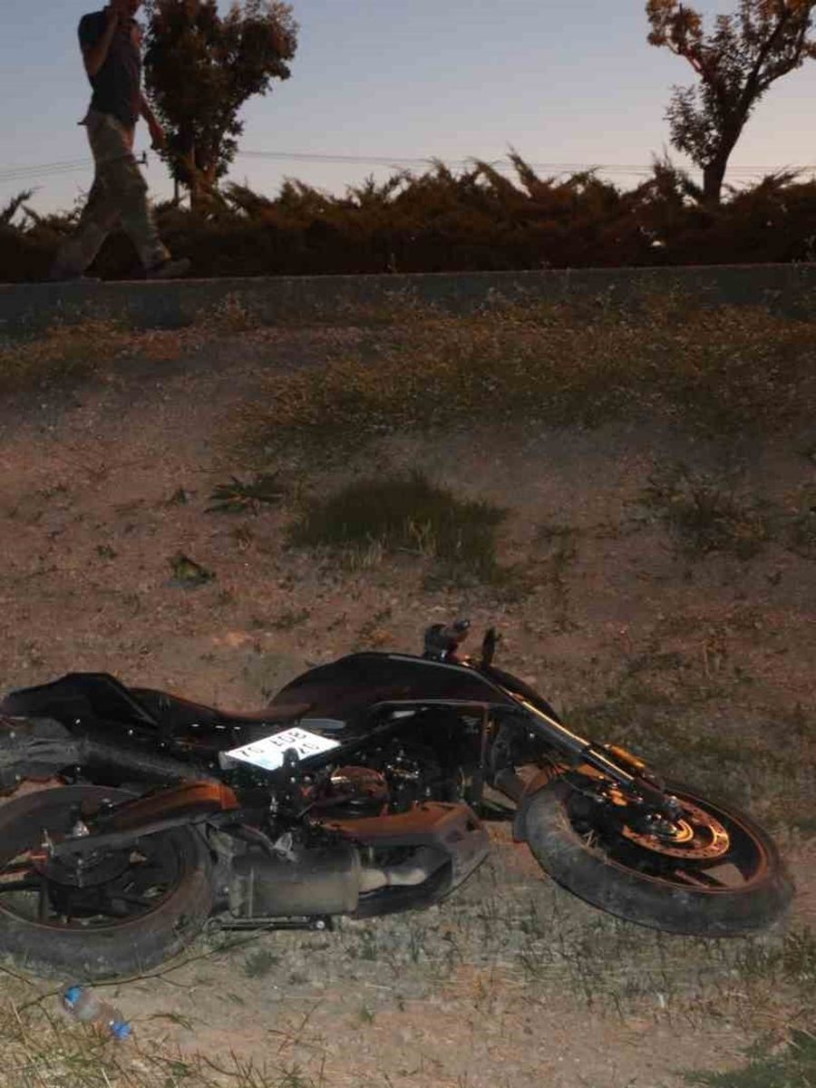Karaman’da motosiklet şarampole devrildi: 1 yaralı