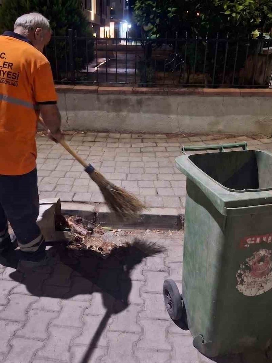 Efeler Belediyesi temizlik çalışmalarını sürdürüyor