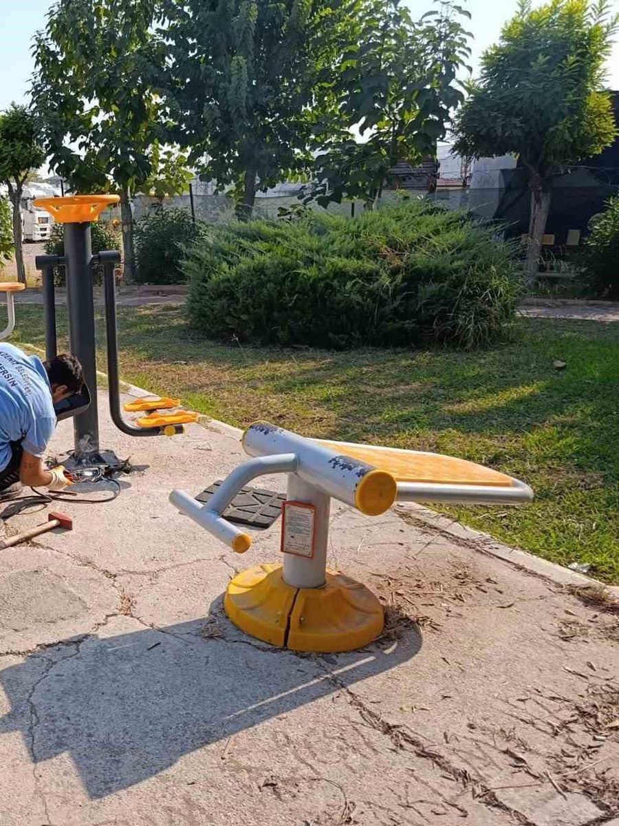 Akdeniz’de parklar yenileniyor, çocuklar için daha güvenli hale getiriliyor