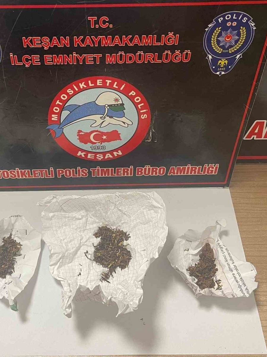 Keşan’da polisin durdurduğu 2 şüphelide uyuşturucu ele geçirildi