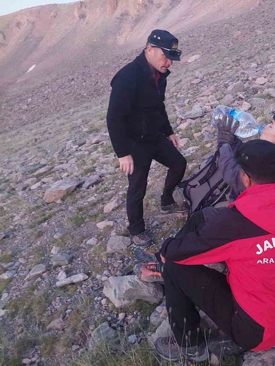 Erciyes Dağı’nda mahsur kalan yabancı uyruklu kişi kurtarıldı