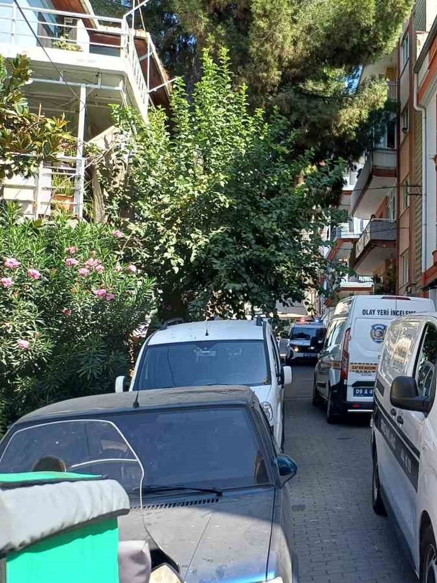 Genç kadın evde ölü bulundu