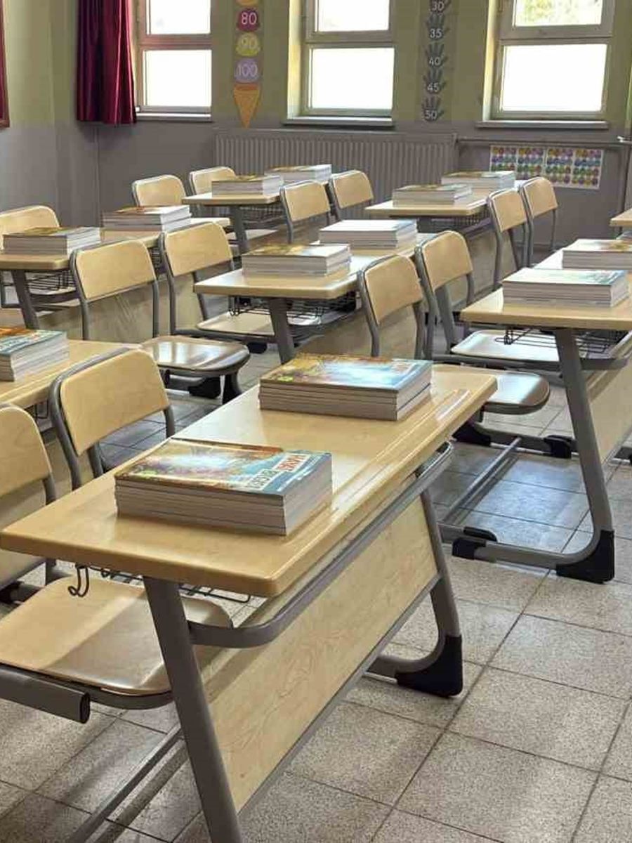 Yatağan’da 120 bin ders kitabı öğrencilerin sıralarında hazır