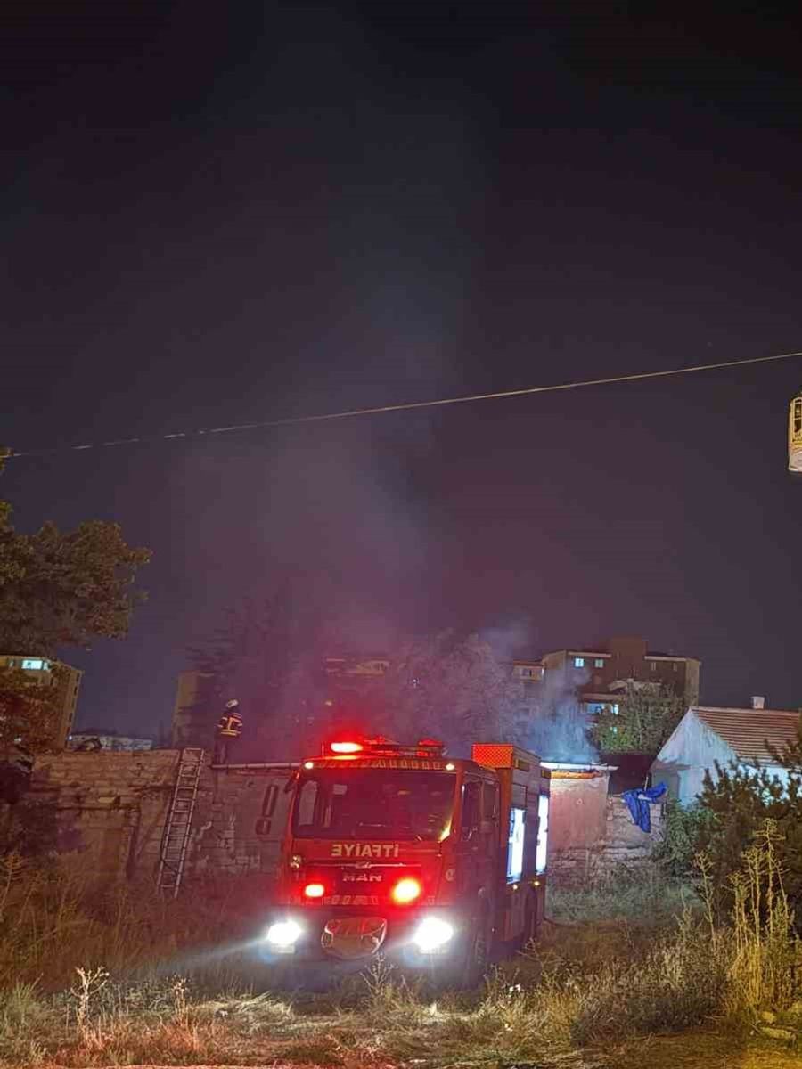Kayseri’de müstakil ev cayır cayır yandı
