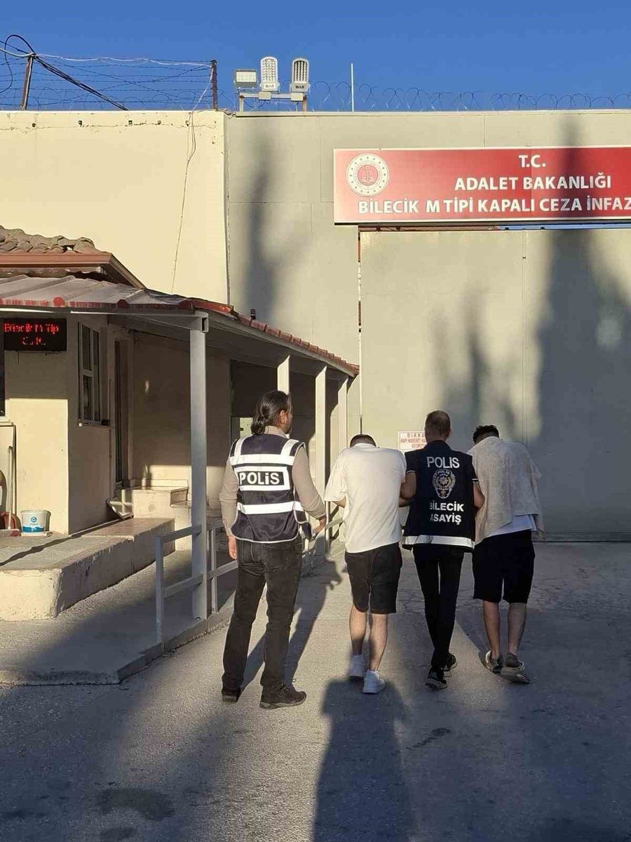 3 milyon liralık ziynet eşyasıyla yakalanan 2 şüpheli tutuklandı