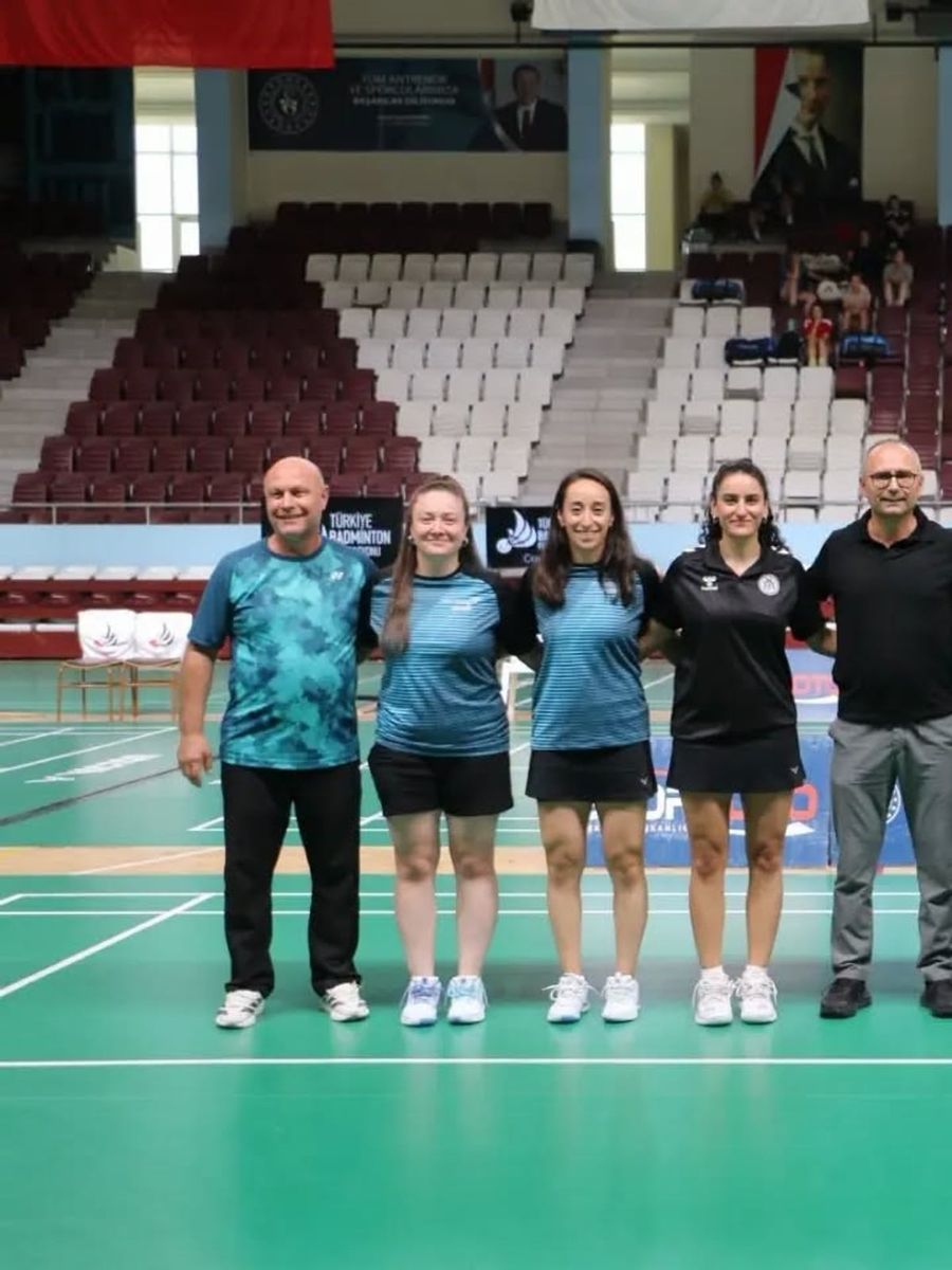 Erzincanlı milli sporculara federasyondan raket