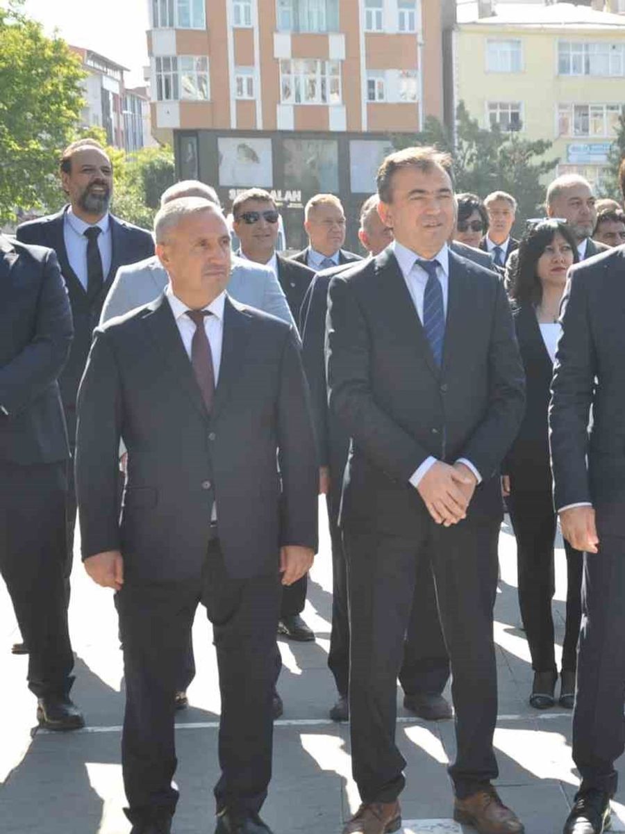 Kars’ta 56 bin 863 öğrenci ve 4 bin 89 öğretmen için yeni eğitim yılı başladı