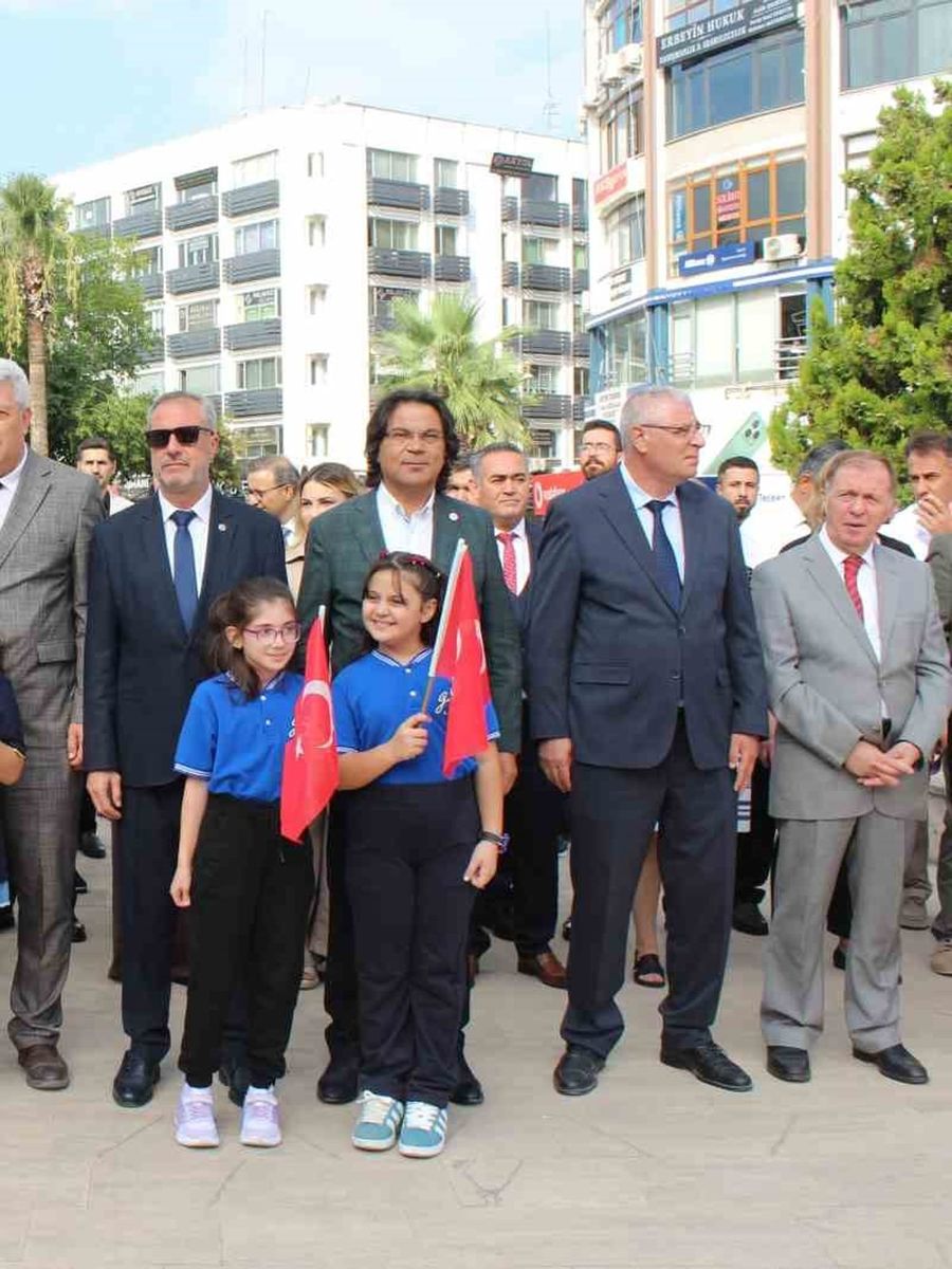Denizli’de 2026-2027 eğitim öğretim yılı çelenk töreniyle başladı
