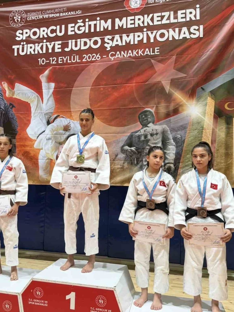 Yunusemre’nin judocularından çifte Türkiye Şampiyonluğu