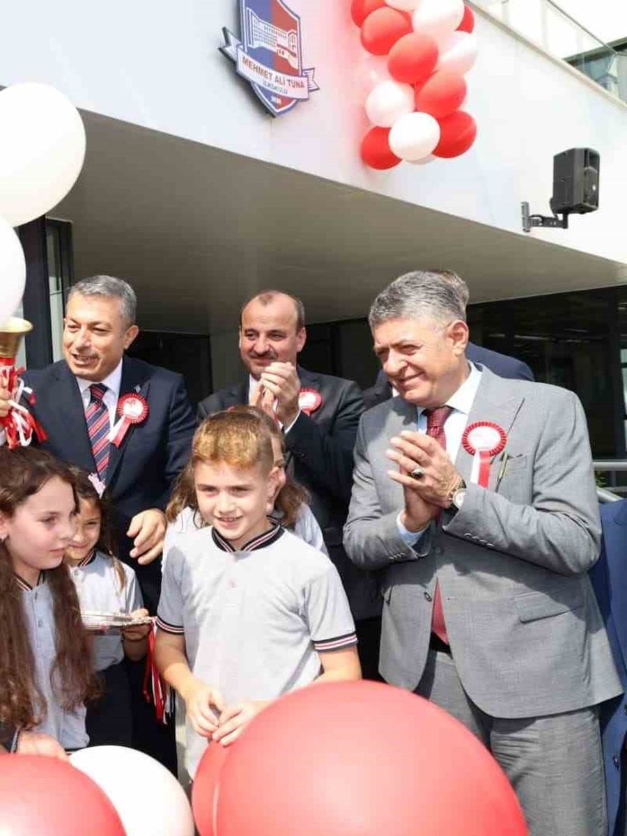 Trabzon’da ilk ders zili çaldı
