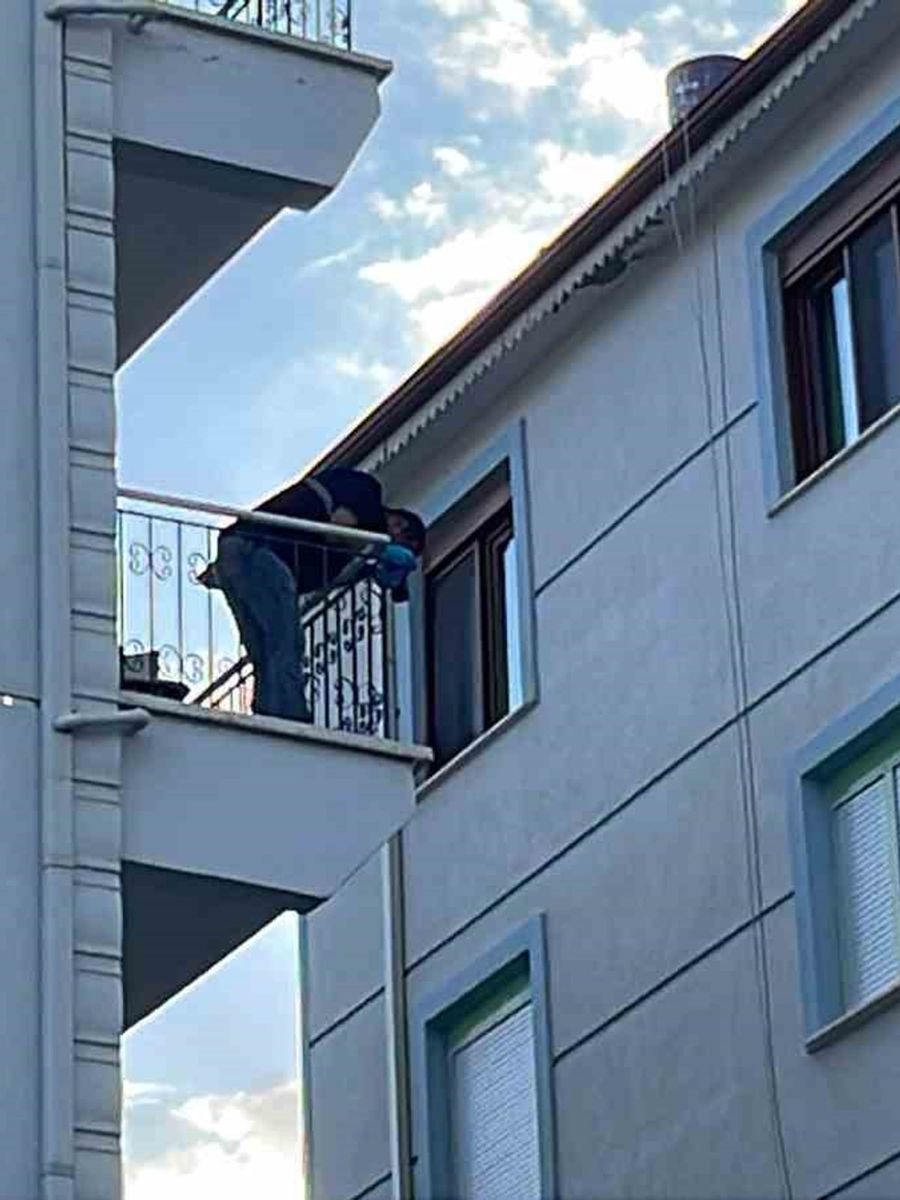 Karaman’da balkondan düşen şahıs hayatını kaybetti