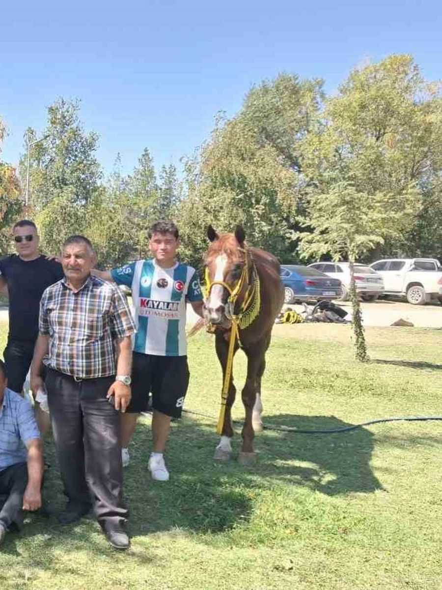 Selendili ciritçiler Ankara’da yarı finale kaldı