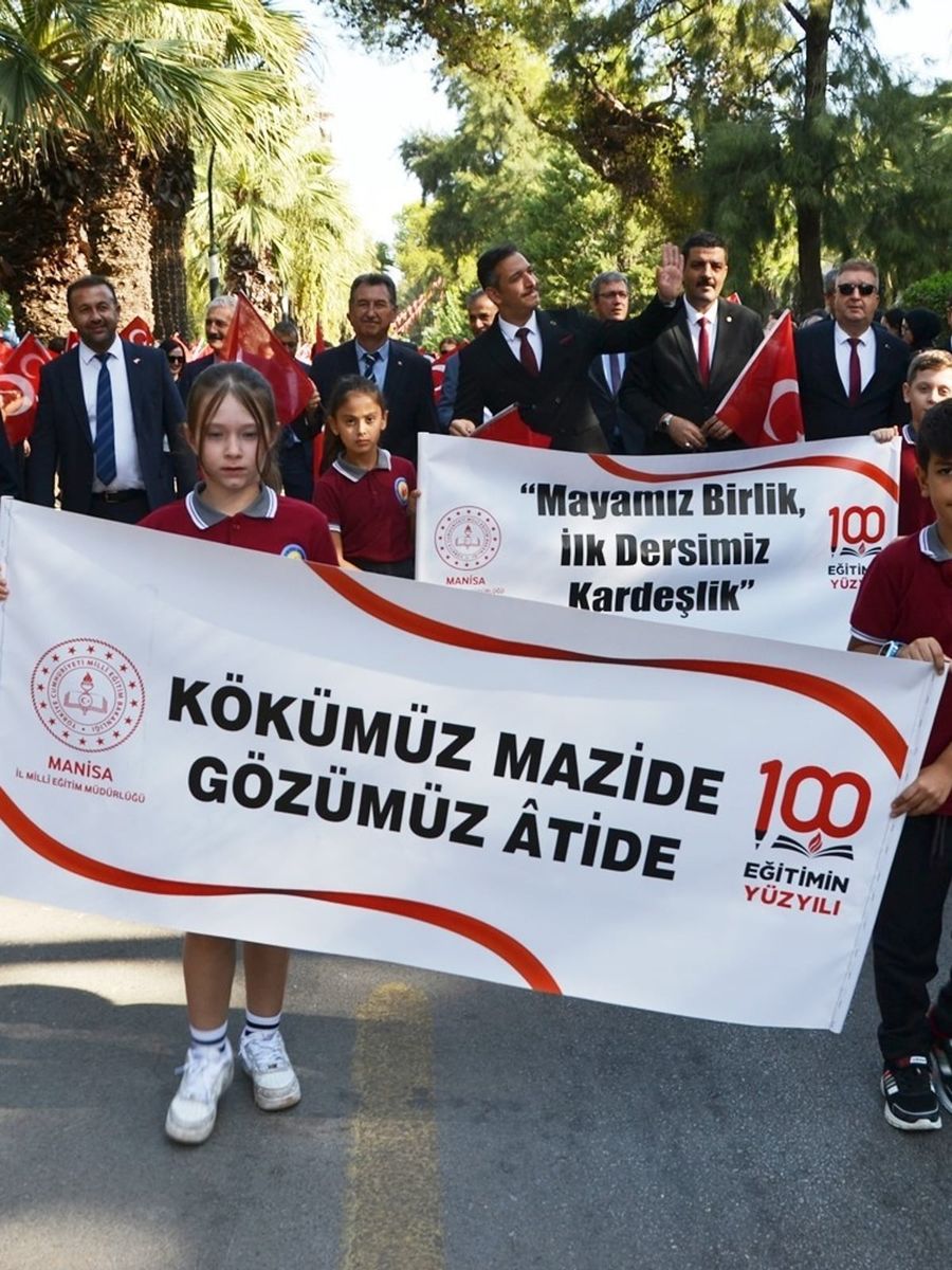 Manisa’da 270 bin öğrenci için ders zili çaldı