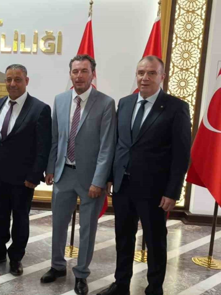 İlin Ahisi’ne ödülünü Aydın Valisi Varol verdi
