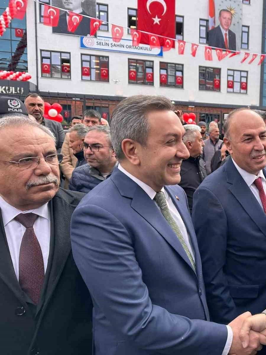 Dere: "Sungurlu’nun geleceğine yapılan yatırım, Türkiye’nin geleceğine yapılan yatırımdır"