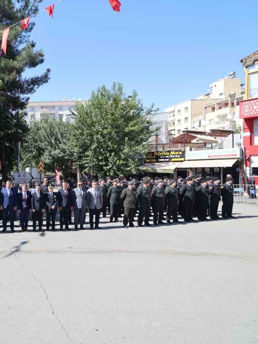 Siirt’in Şeref Günü törenlerle kutlandı