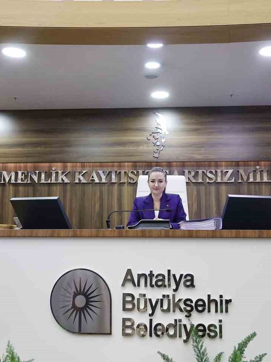 Başkan Vekili Özdemir: "Antalya’ya milyar milyar liralık yatırımlar yapıyoruz"