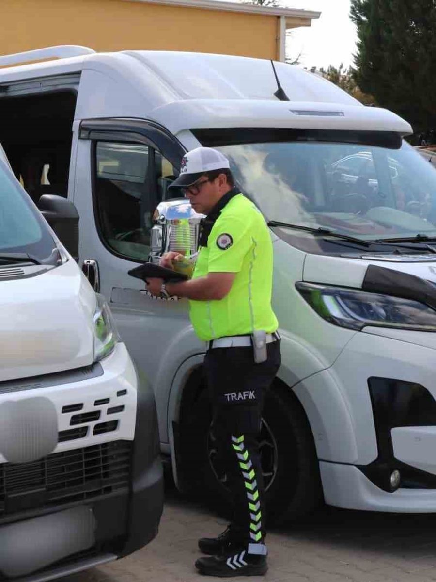 Eskişehir’de yeni eğitim öğretim yılının başlamasıyla okul servisleri denetlendi