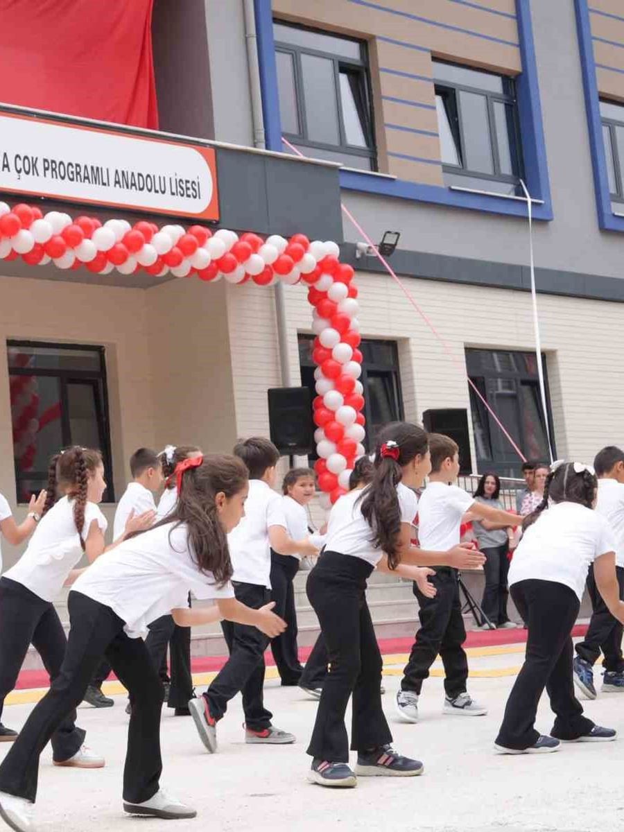 Sinop’ta 16 derslikli modern lise hizmete açıldı