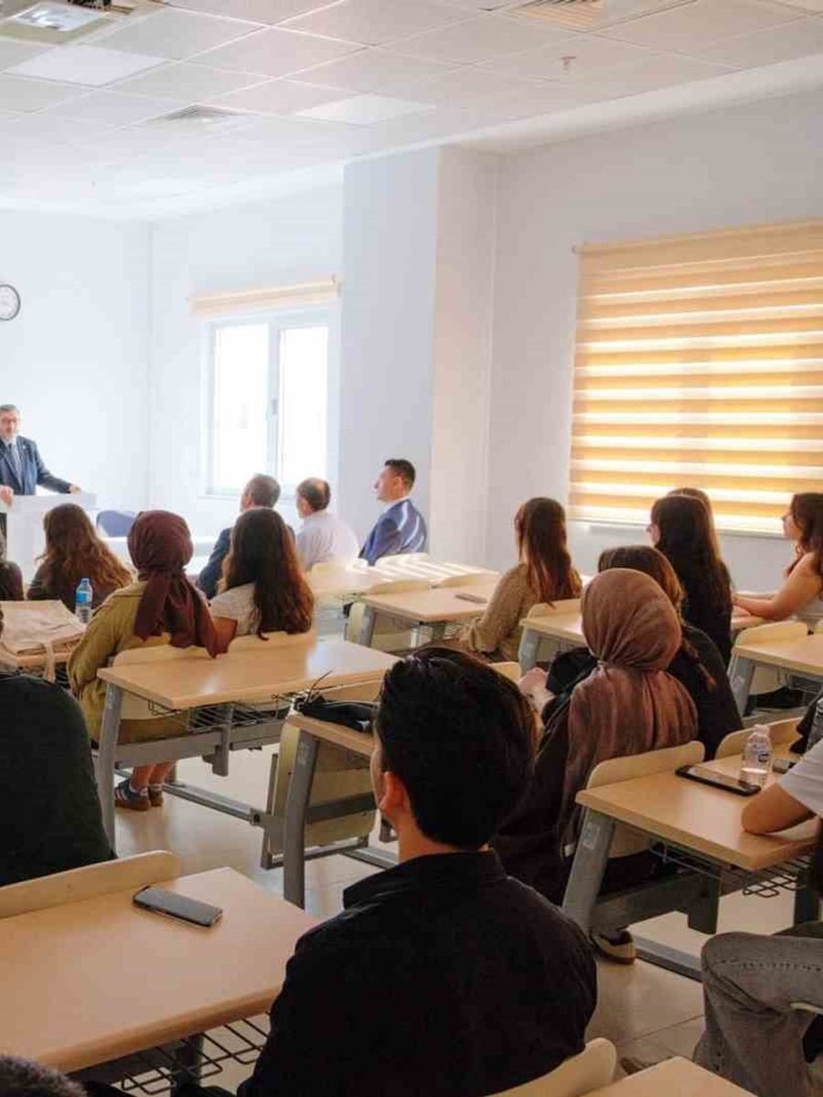 Diş Hekimliği Fakültesinde yeni eğitim yılının ilk dersi gerçekleştirildi