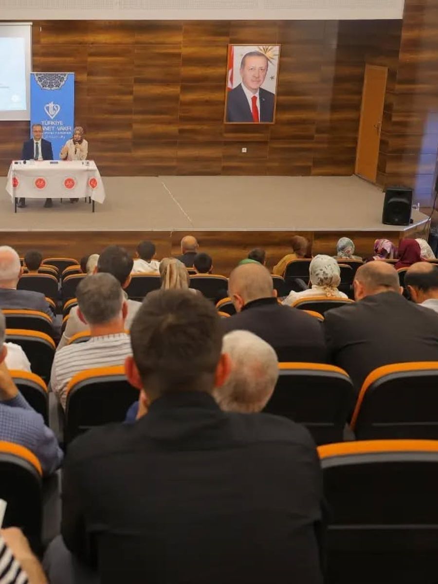 Bayburt’ta aile ahlakının temel değerleri  konferansta anlatıldı